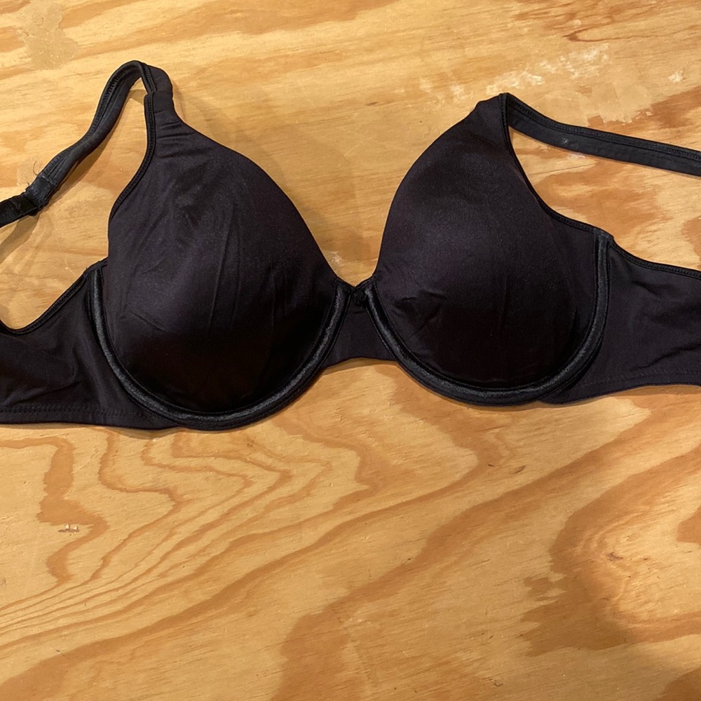 Bali black bra never worn